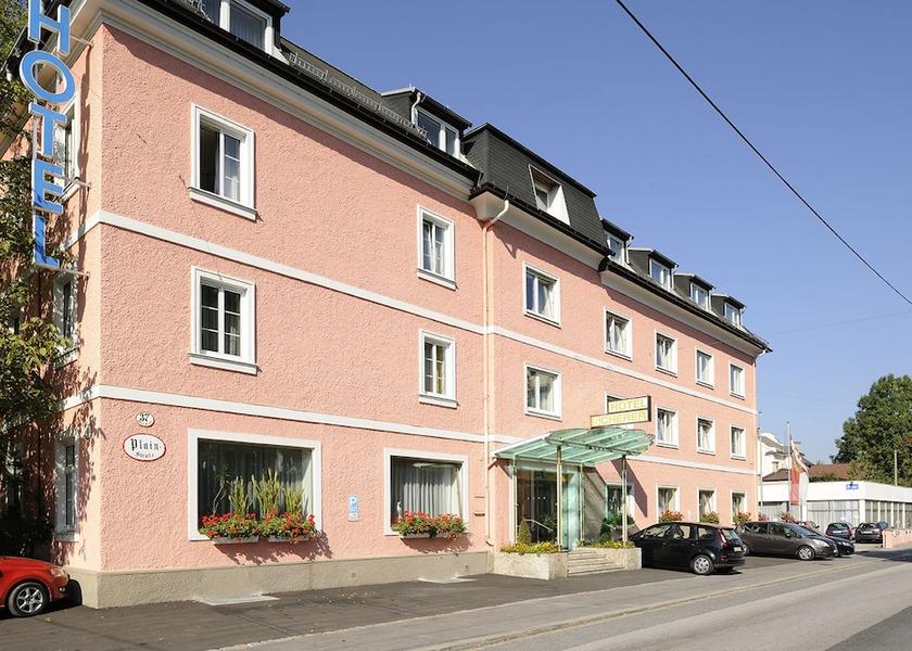 Salzburg State Salzburg Front of property