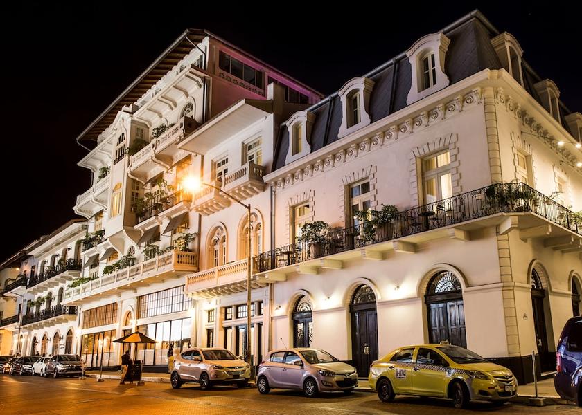 Panamá Province Panama City Front of property - evening/night