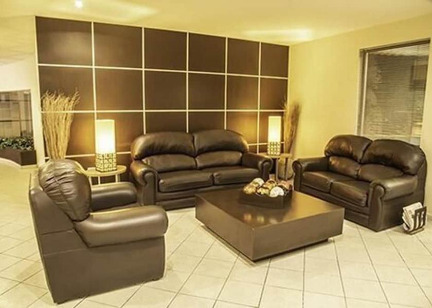Chihuahua Hidalgo del Parral Lobby sitting area