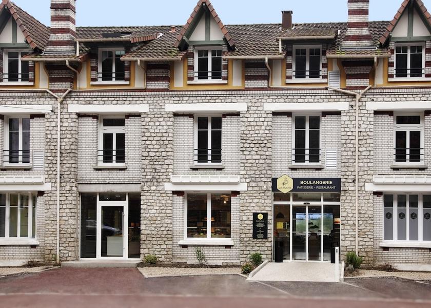 Ile-de-France Rolleboise Exterior Detail