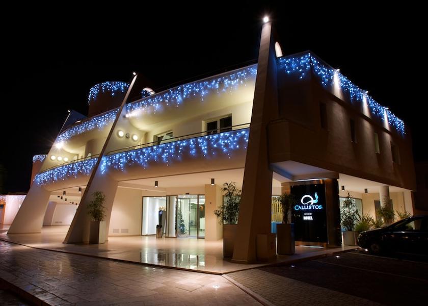 Puglia Tricase Front of property - evening/night