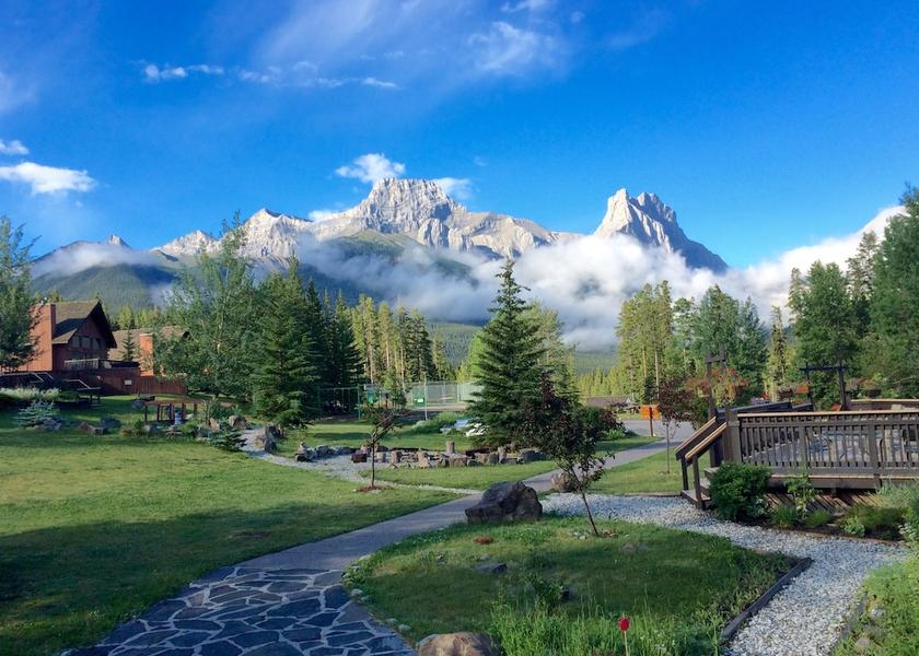 Alberta Canmore Mountain View