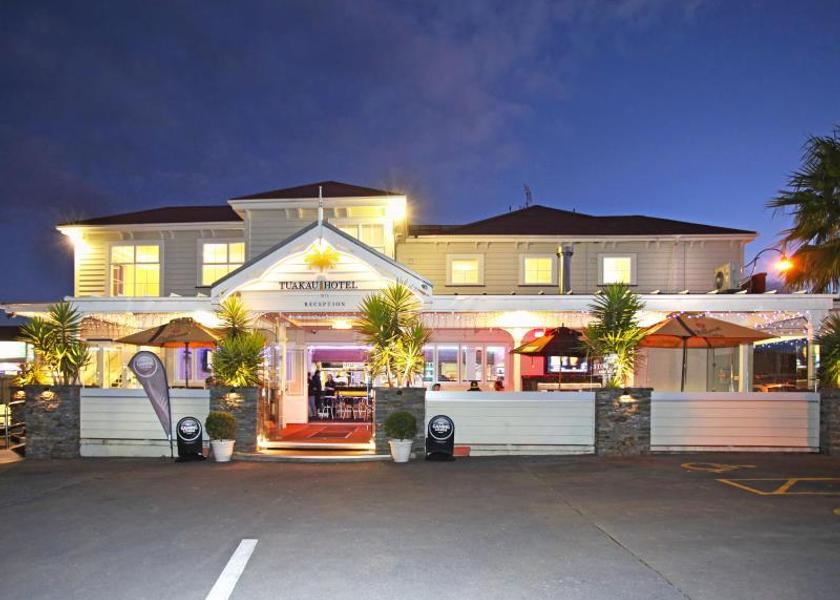 Waikato Tuakau Hotel Exterior