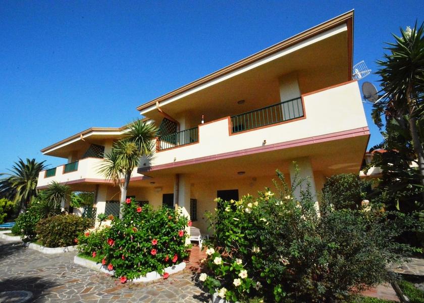 Calabria Ricadi Exterior Detail