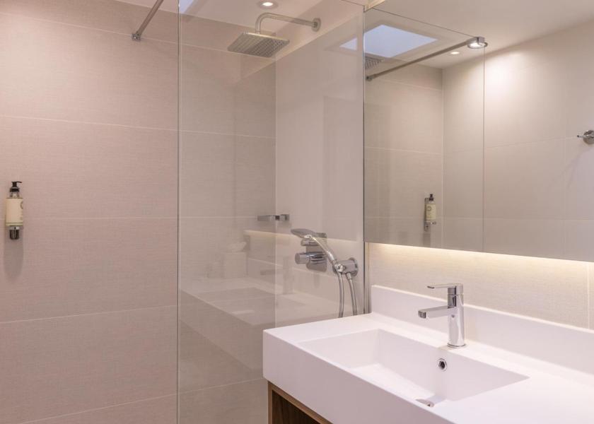Île-de-France Boulogne-Billancourt 1 Double Bed, Comfort Room, Larger Room, Sofabed, Shower
