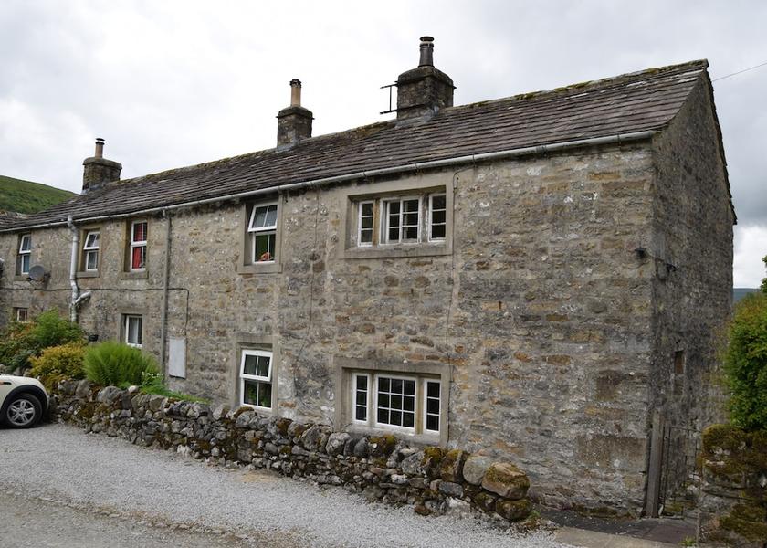 England Skipton Exterior Detail