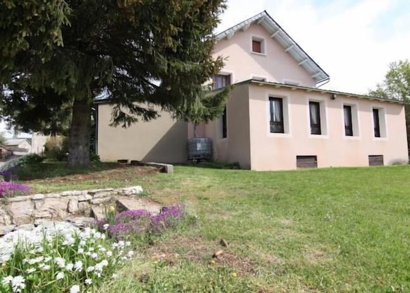Occitanie Mas-Saint-Chely Property Grounds