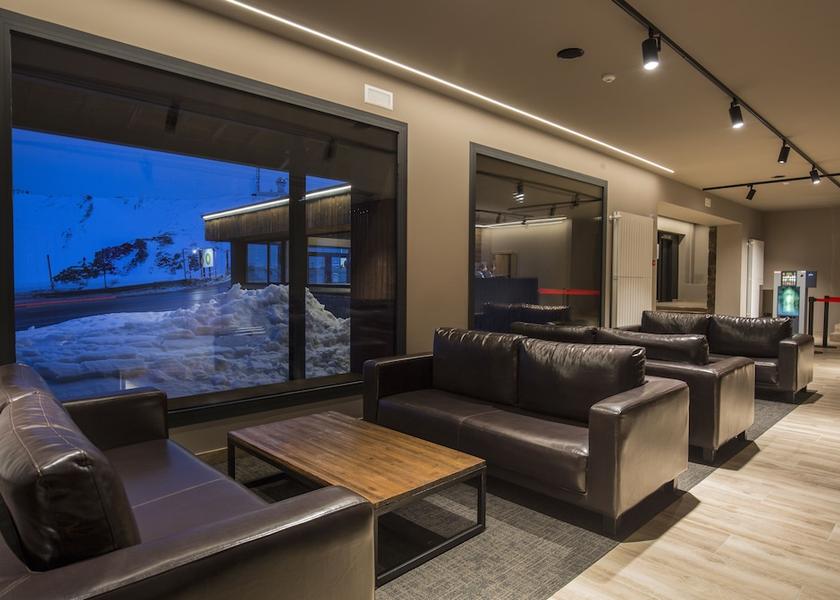 Encamp Pas de la Casa Lounge