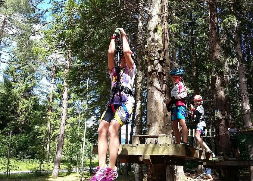 Ropes course (team building)