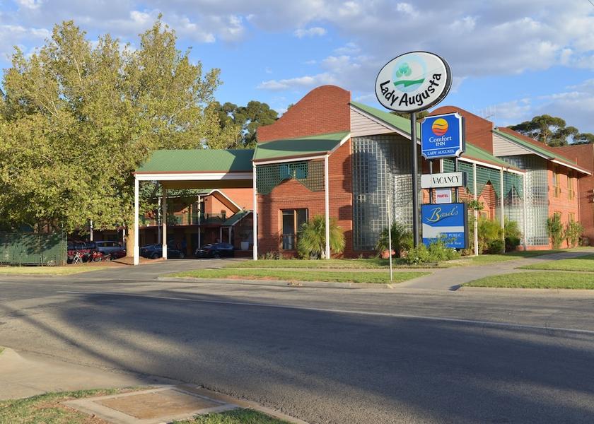 Victoria Swan Hill Facade
