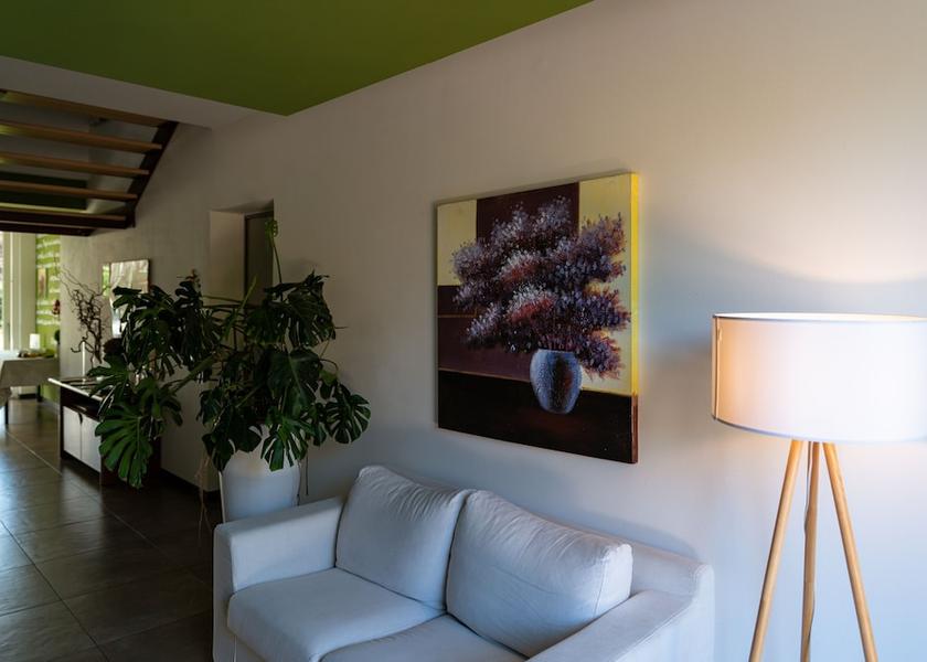 Lombardy Curtatone Interior Entrance