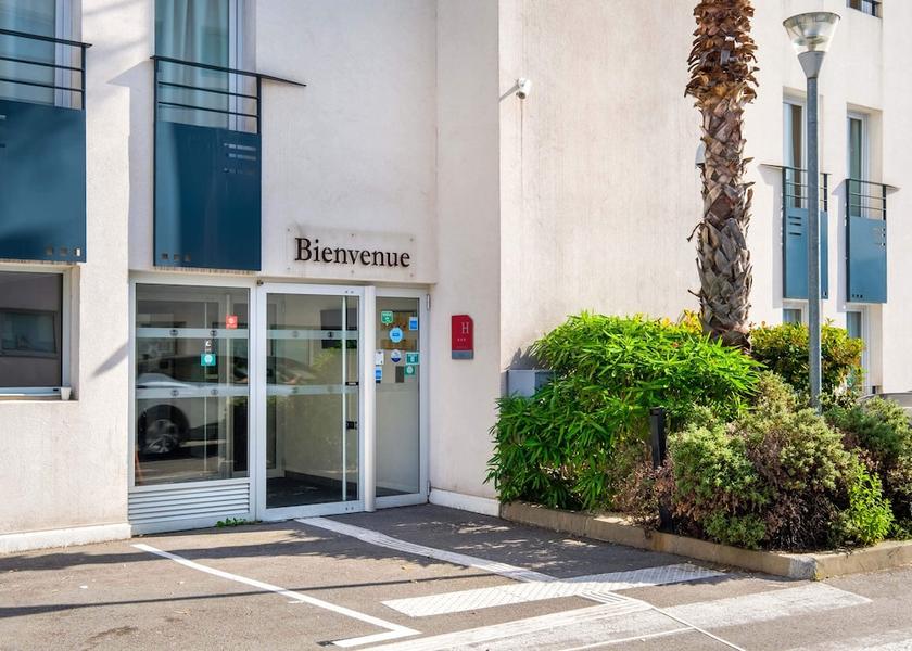 Provence - Alpes - Cote d'Azur Cannes Entrance