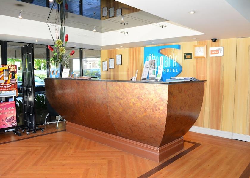 Victoria Melbourne Reception