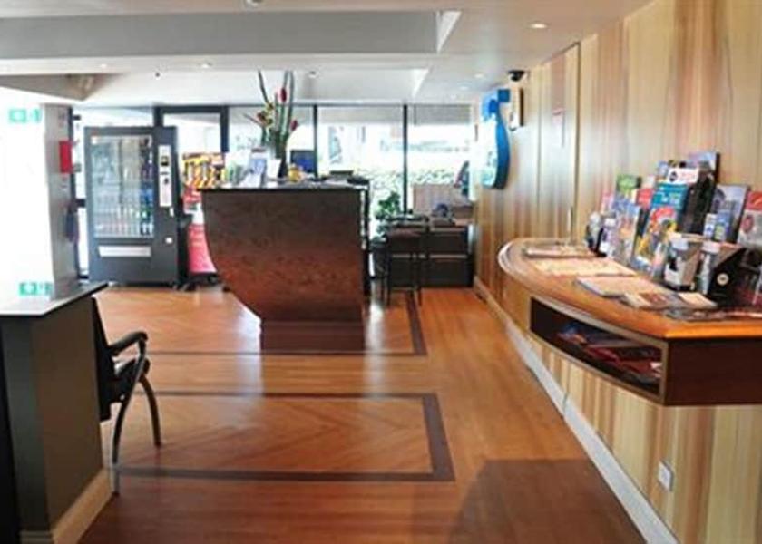 Victoria South Melbourne Lobby