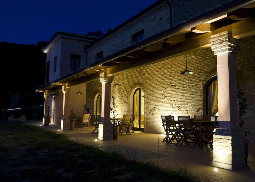 Marche Sant'Elpidio a Mare Front of property - evening/night