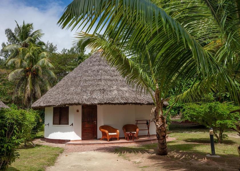  Praslin Island Hotel Exterior