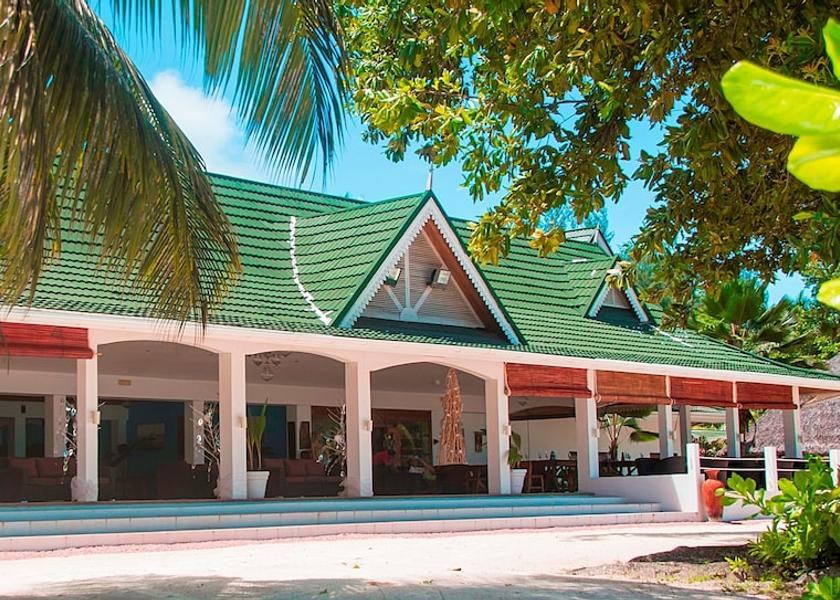  Praslin Island Lounge