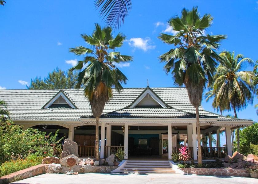  Praslin Island Exterior