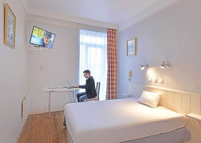 Auvergne-Rhone-Alpes Clermont-Ferrand Room