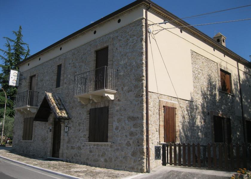 Abruzzo Roccamontepiano Facade