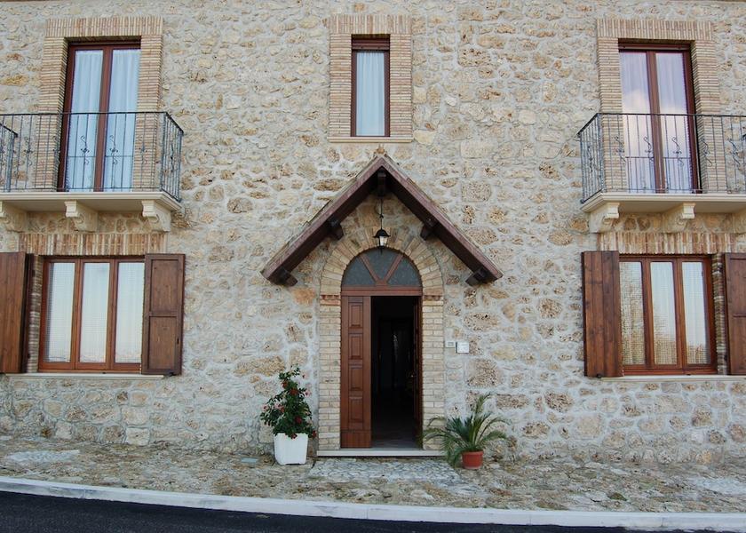 Abruzzo Roccamontepiano Entrance