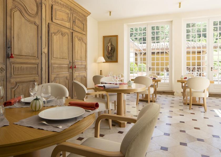 Occitanie Cazaubon Interior Entrance