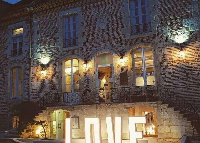 Nouvelle-Aquitaine Boe Exterior Detail