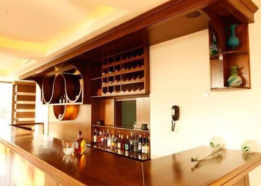 Mount Lebanon Zouk El Kharab Bar (on property)