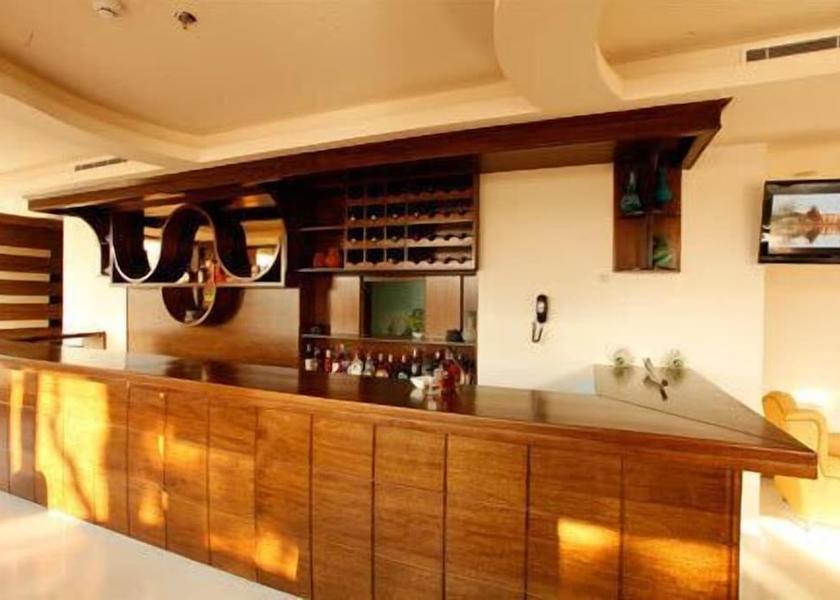 Mount Lebanon Zouk El Kharab Bar (on property)