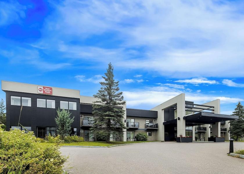 Quebec Mont-Laurier Exterior Detail