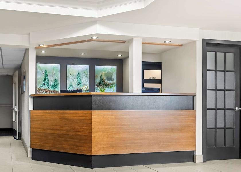 Quebec Mont-Laurier Lobby