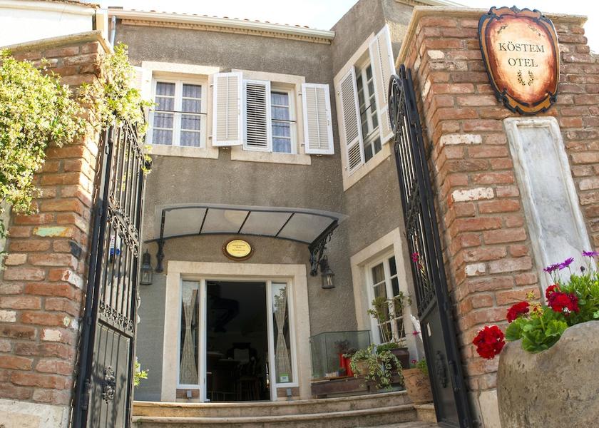 Izmir Çeşme Entrance