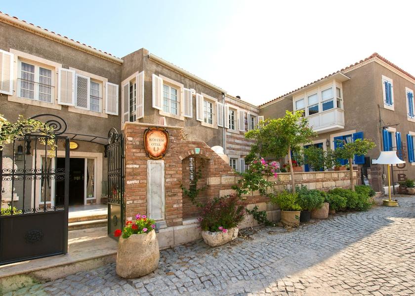 Izmir Çeşme Facade