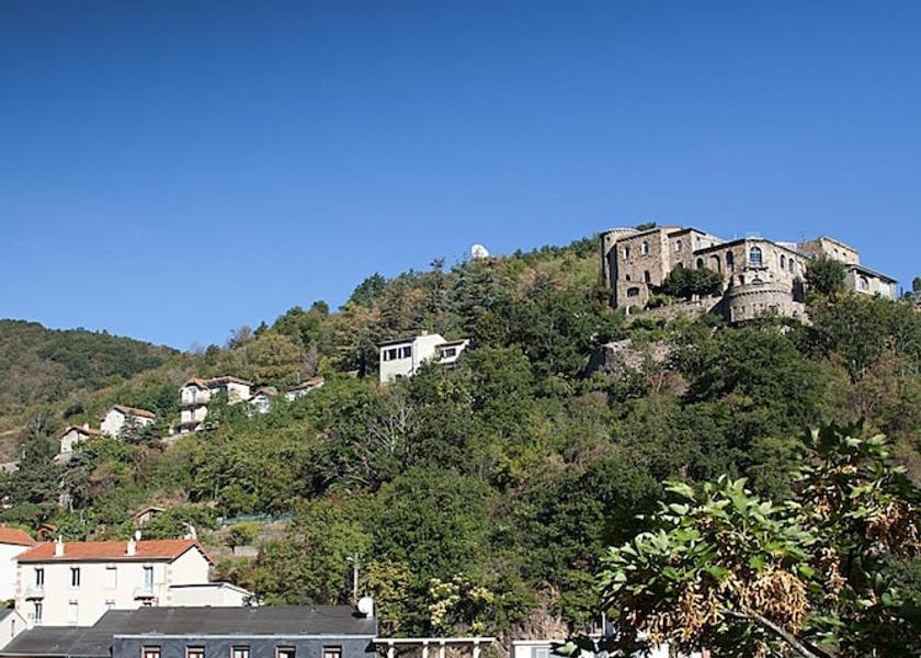 Auvergne-Rhone-Alpes Royat Exterior Detail