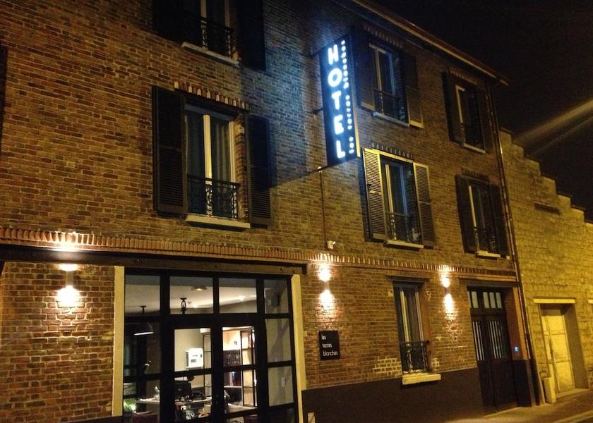 Ile-de-France Chatou Facade