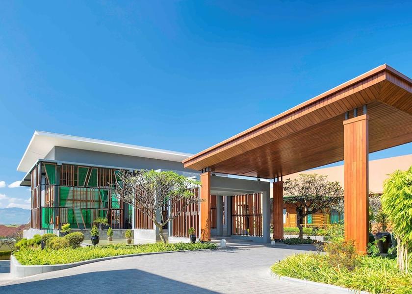  Nyaungshwe Exterior Detail