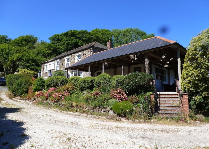 England Torpoint Exterior Detail