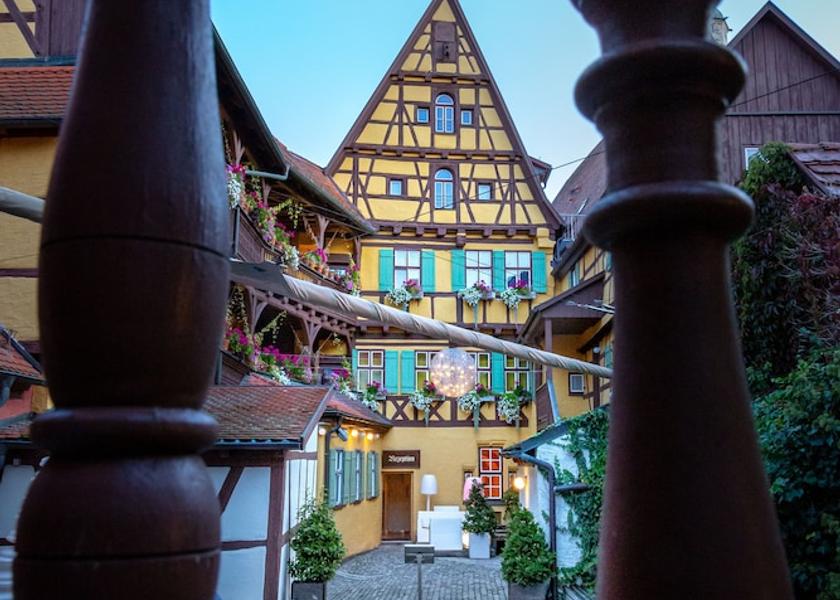 Bavaria Dinkelsbuehl Courtyard