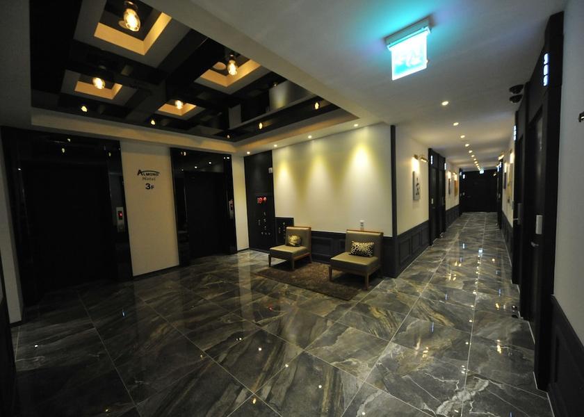 Busan Hallway