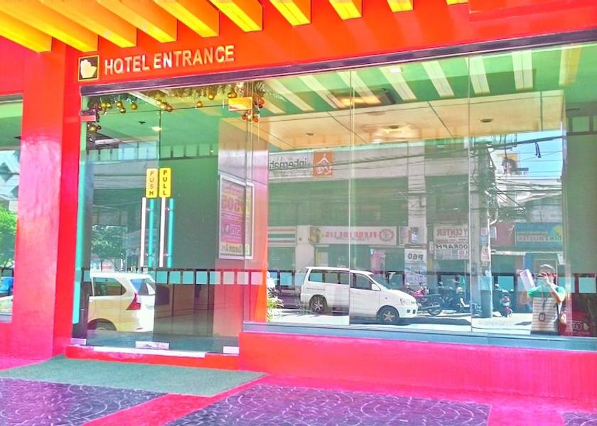  Quezon City Front of property