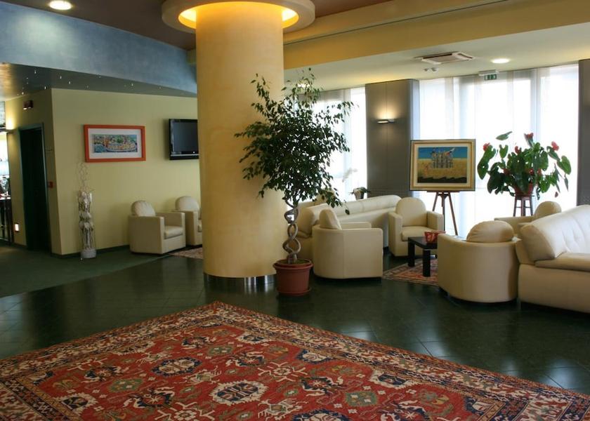 Lombardy Gorgonzola Entrance