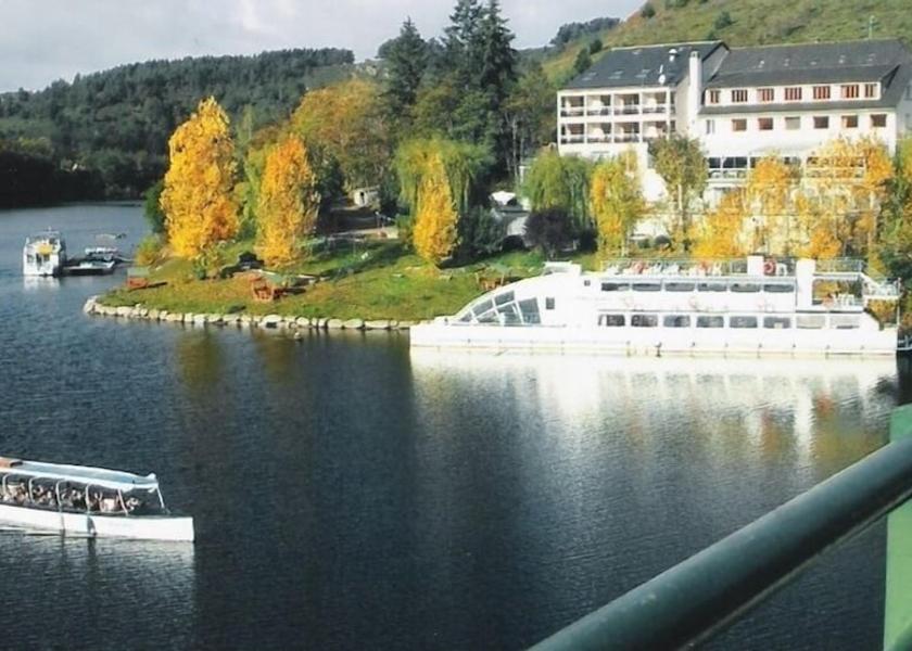 Auvergne-Rhone-Alpes Anglards-de-Saint-Flour Exterior Detail