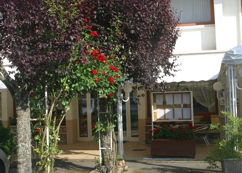 Auvergne-Rhone-Alpes Anglards-de-Saint-Flour Entrance