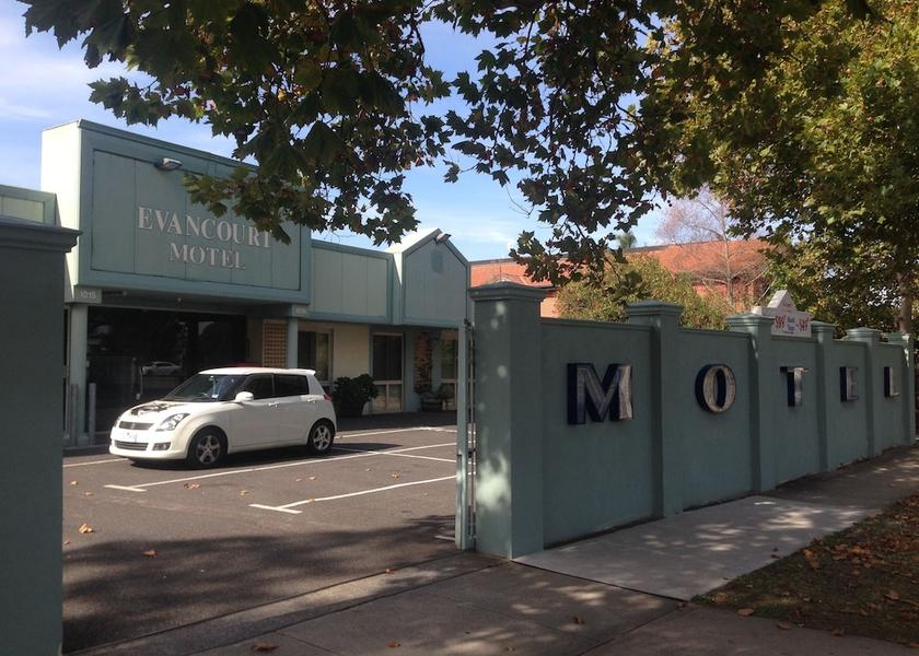 Victoria Melbourne Entrance