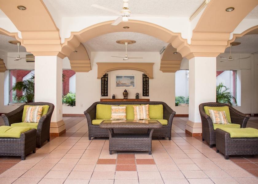 Michoacán Lazaro Cardenas Lobby sitting area