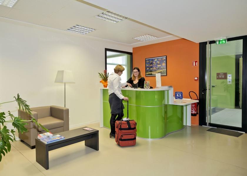 Centre-Loire Valley Tours Lobby