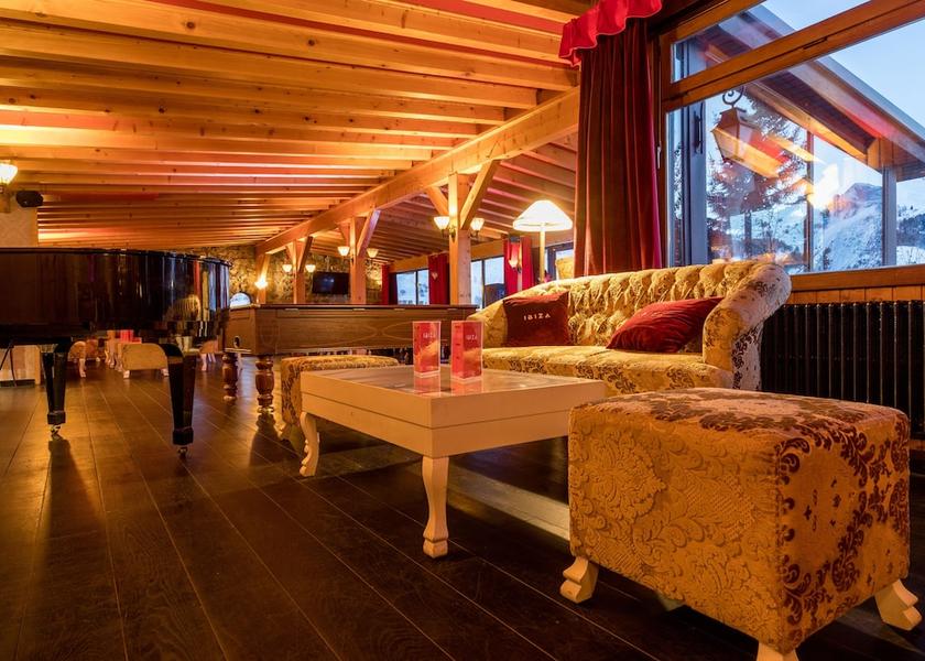 Auvergne-Rhone-Alpes Les Deux Alpes Lobby