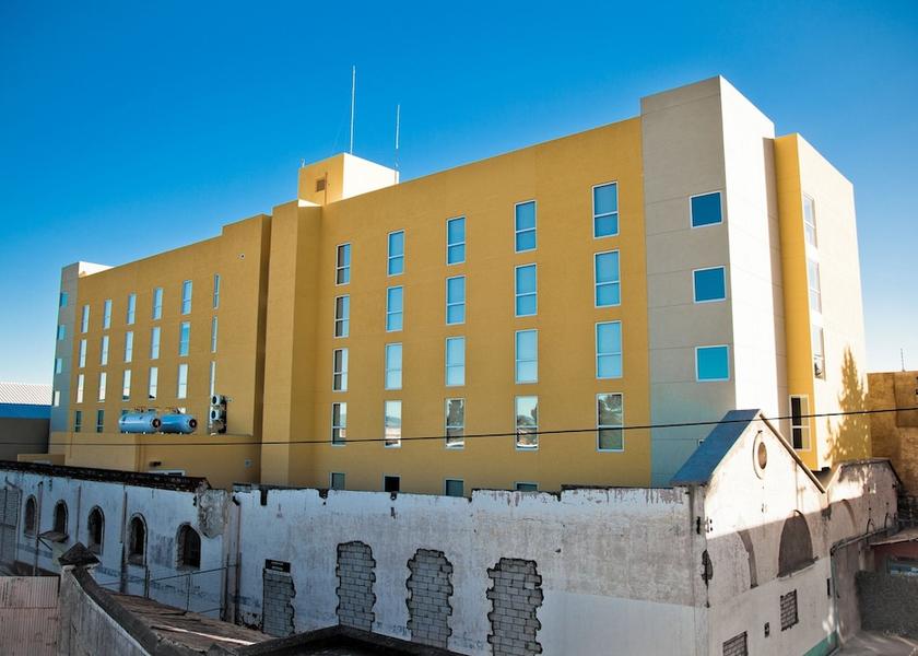 Tlaxcala Apizaco Exterior Detail