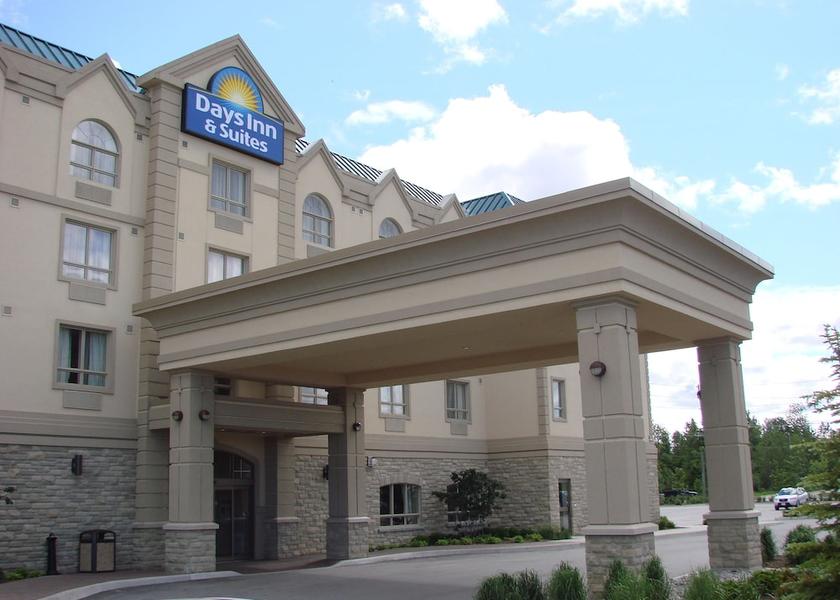 Ontario Collingwood Exterior Detail