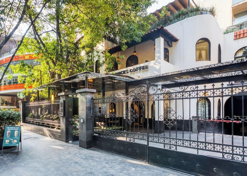  Mexico City Front of property